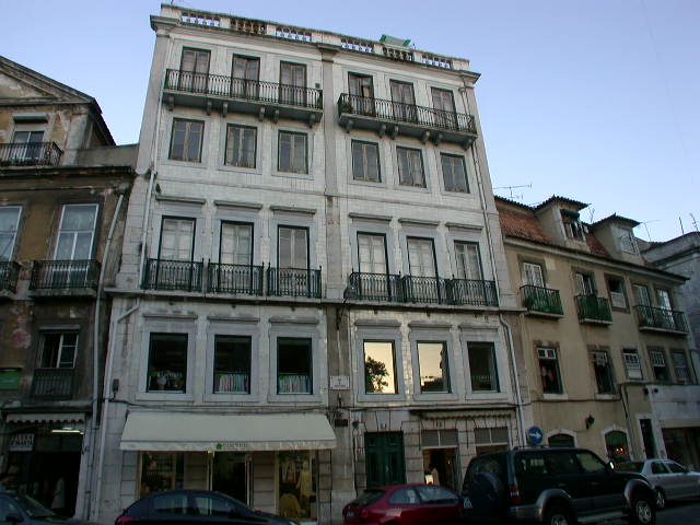 Edifício na Rua de Santa Marta, 44 - 48
