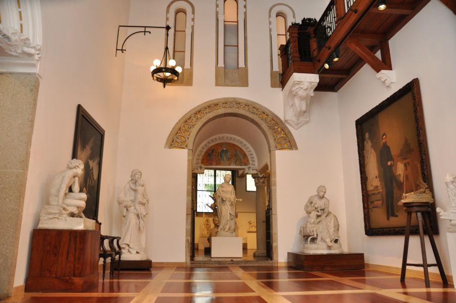 Casa-Museu Teixeira Lopes/Galerias Diogo de Macedo
