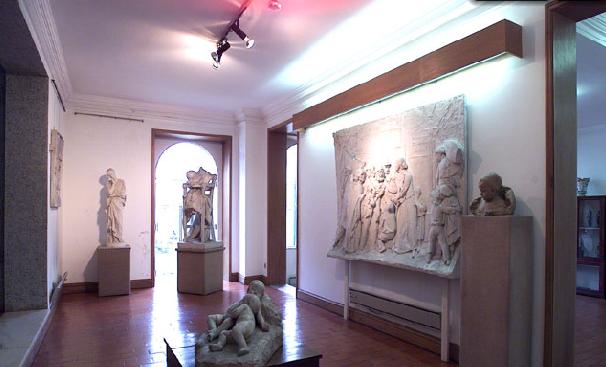 Casa-Museu Teixeira Lopes/Galerias Diogo de Macedo
