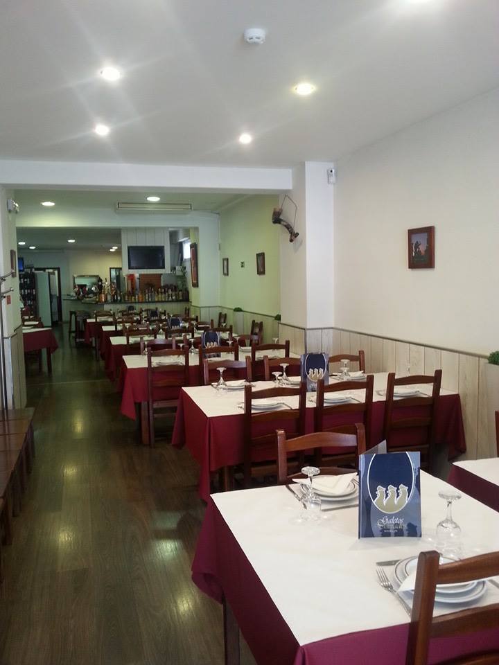 Restaurante Galetos Dourados - Interior