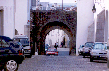 Arco Romano de D. Isabel