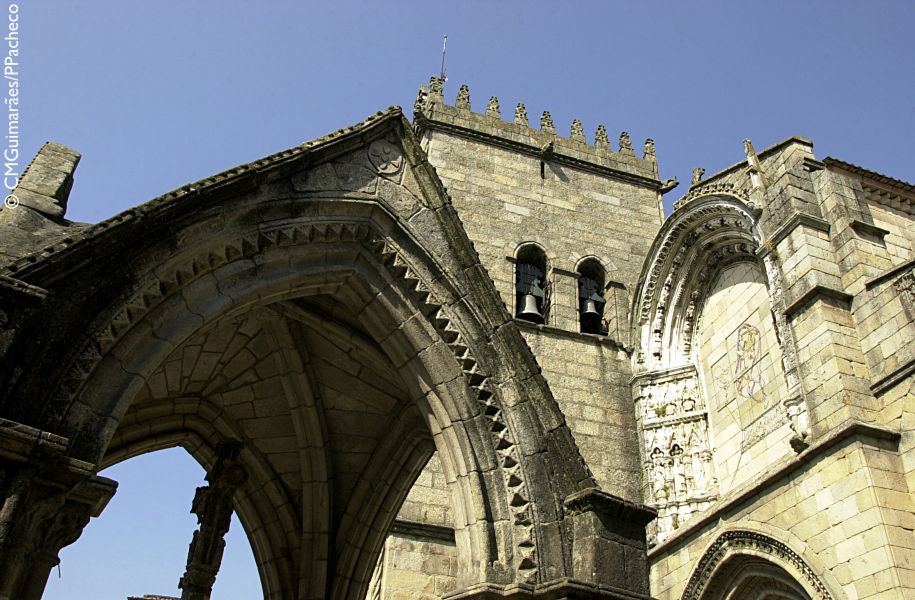 Guimarães - Padrão Selado e Igreja da Oliveira