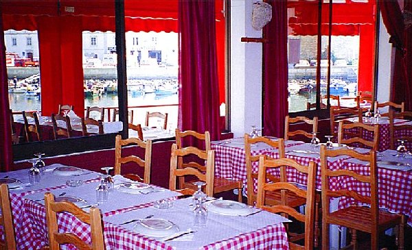 Restaurante Faro e Benfica - Sala de refeições
