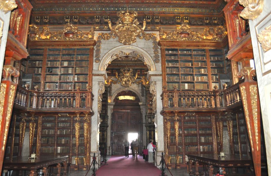 Biblioteca Joanina interior 1