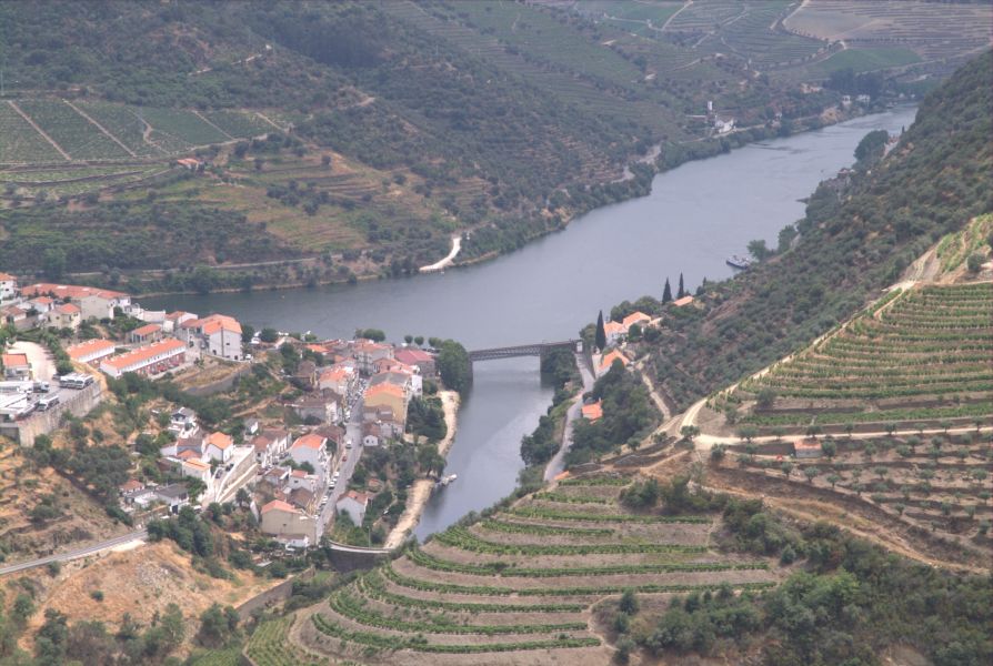 Pinhão - vista sobre o Douro