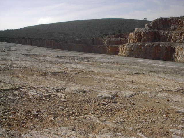 Monumento Natural das Pegadas dos Dinossáurios da Serra de Aire - Pedreira do Galinha