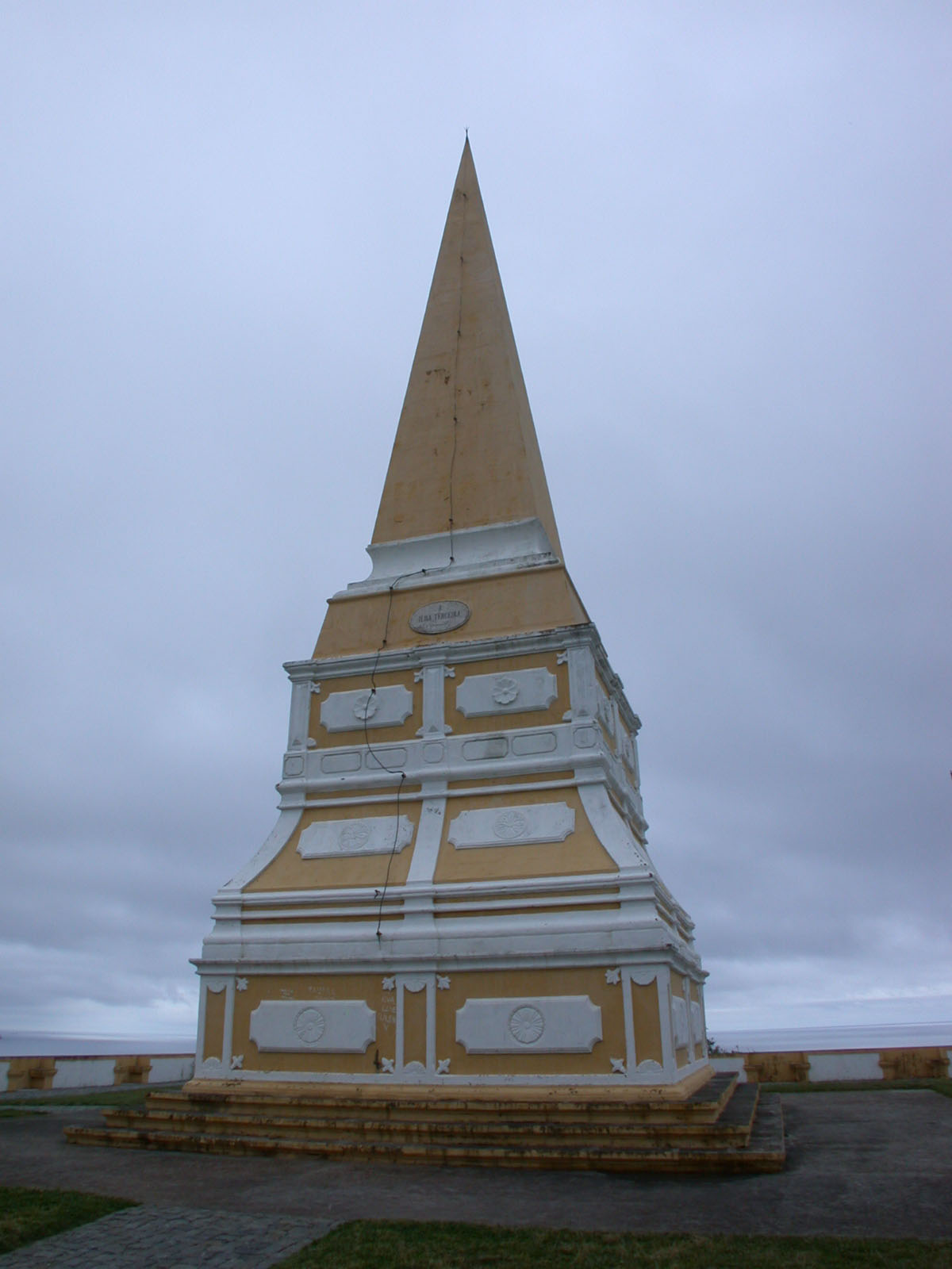 Obelisco da Memória