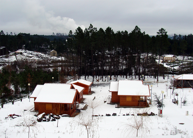 Parque de Campismo de Oleiros - Bungalows com Neve