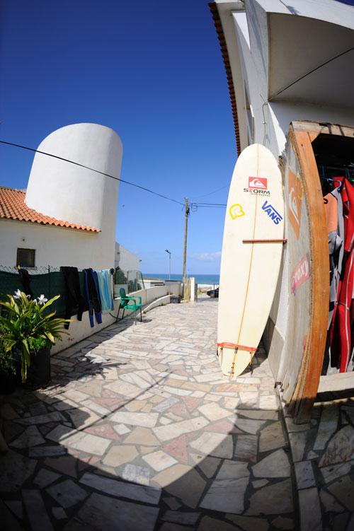 www.surfcampinportugal.com